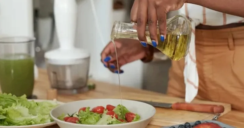 Salat sousları üçün ən yaxşı 5 yağ açıqlandı