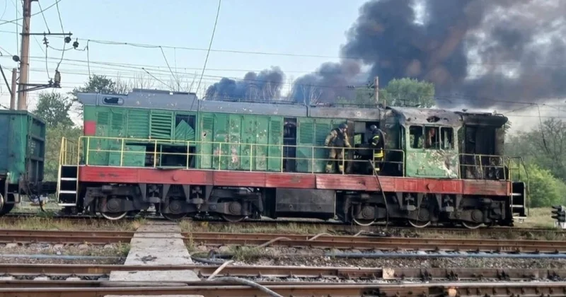 Rusiya Ukraynada dəmir yolunu bombalayıb yaralananlar var