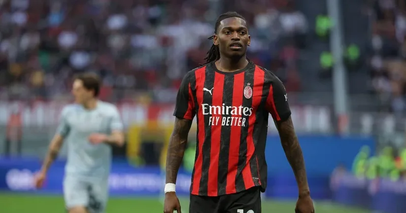 Mançester Yunayted portuqaliyalı futbolçuya elçi düşüb