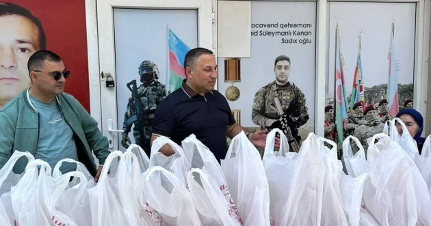 Qaçqın və məcburi köçkün ailələrinə qurban payları verilib