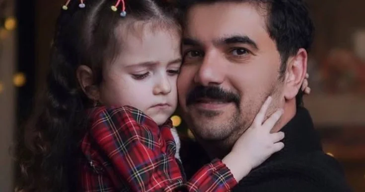 Elşən qızı ilə foto paylaşdı