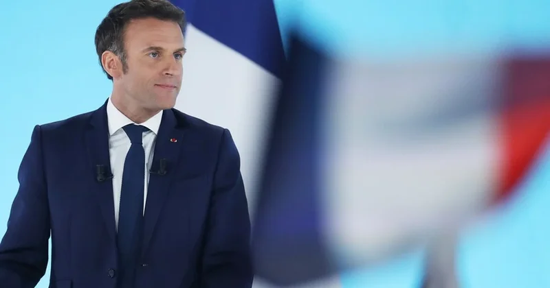 Makron: İran tutulan fransızları azad etməlidir