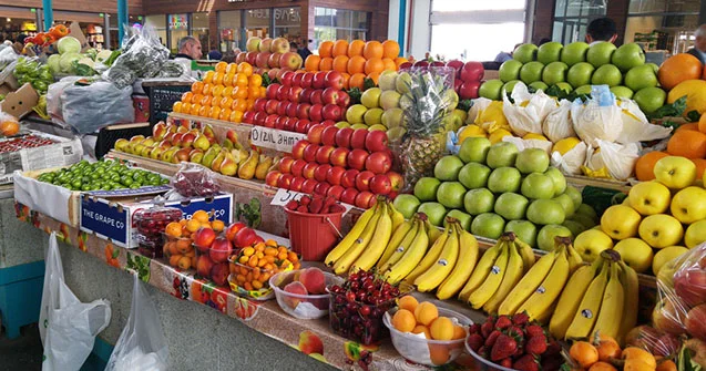 Bazarda 48 yaşlı kişi bıçaqlandı