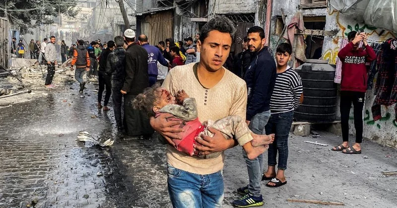 İsrail Qəzzadakı qaçqın düşərgəsini bombaladı Xeyli sayda dinc insan ölüb və yaralanıb