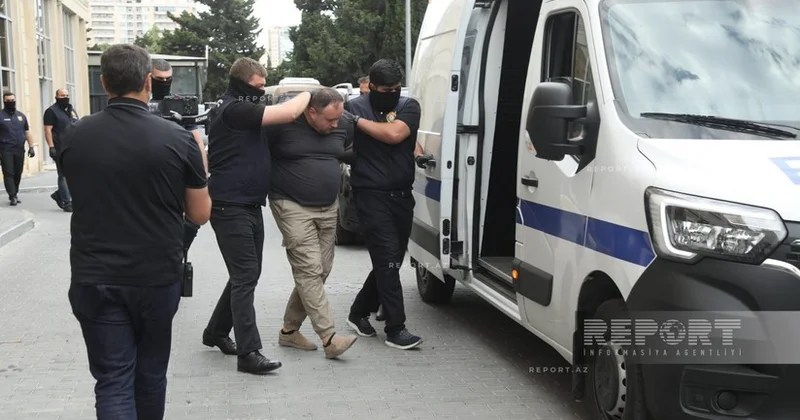 Двое задержанных в результате операции в Спутник Азербайджан выведены из здания