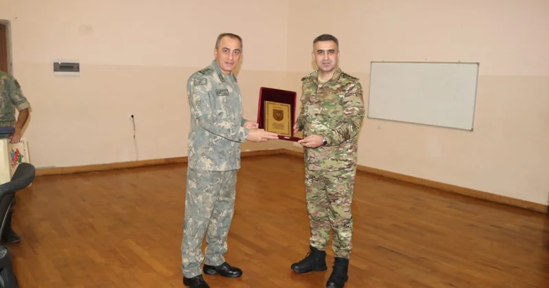 Hərbi prokuror bayram günlərində sərhəd bölgələrində xidmət aparır FOTO