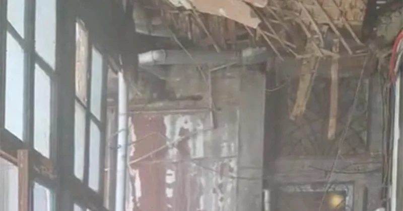 Bakıda tarixi binanın dam örtüyü uçdu