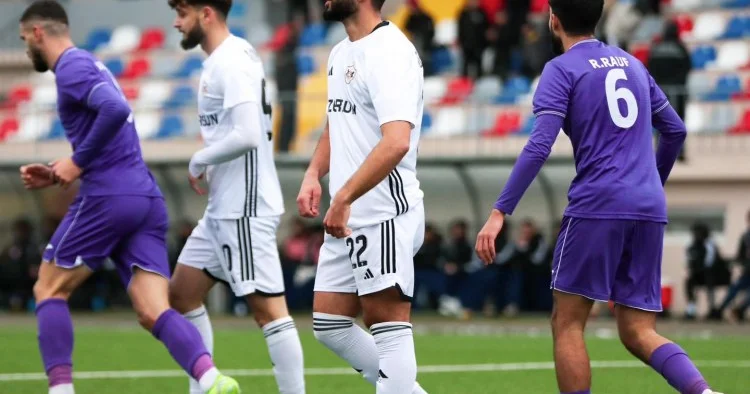 2 futbolçu Qarabağ dan ayrıla bilər
