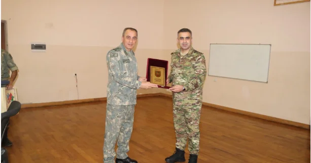 Hərbi prokuror bayram günləri sərhədlərdə FOTO
