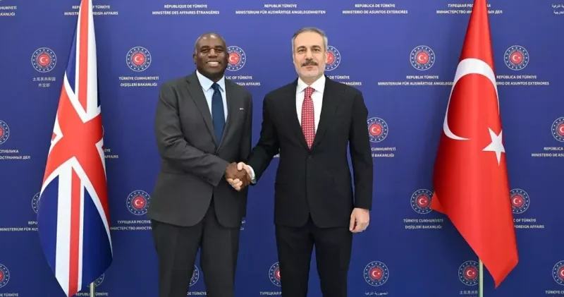 Hakan Fidan Böyük Britaniyanın XİN rəhbəri ilə görüşüb