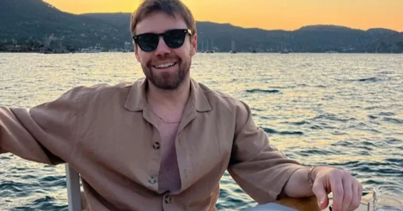 Aktrisaların “qənimi” olan müğənni indi də onunla EŞQ YAŞAYIR FOTO