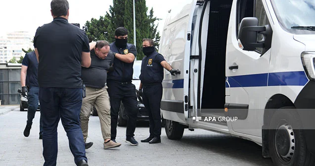 Sputnik in əməkdaşları ofisdən belə aparıldı ANBAAN VİDEO