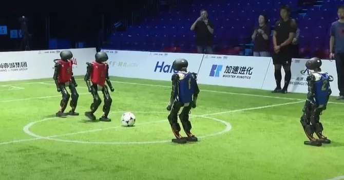 Çində robotlar arasında ilk futbol turniri keçirildi həm maraqlı, həm də…