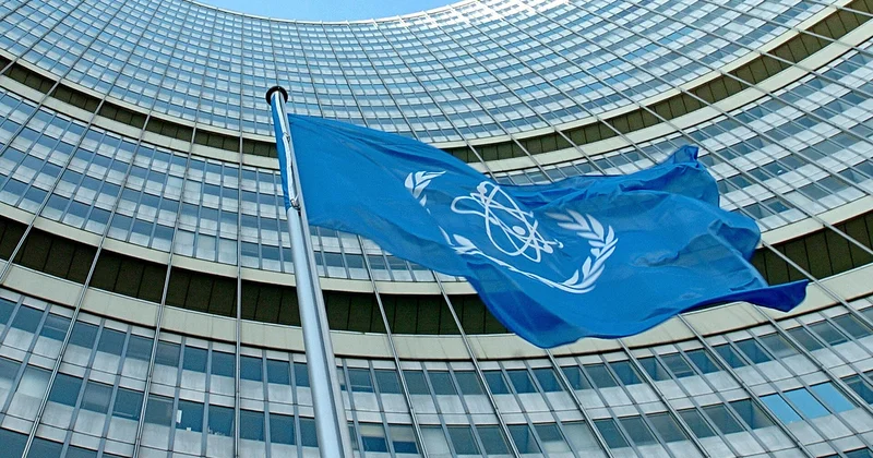 Пезешкиан обвинил Гросси в двойных стандартах
