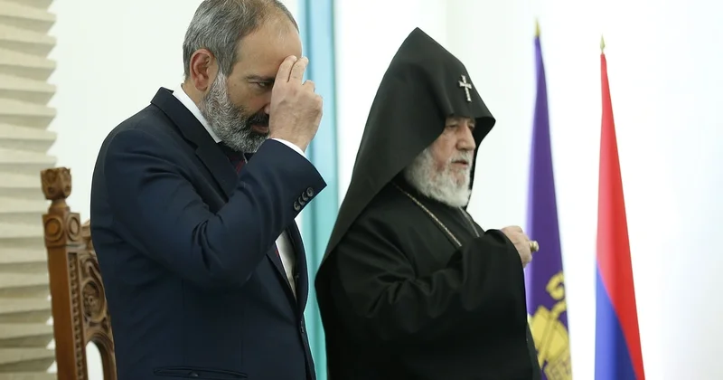 Ermənistanda vəziyyət gərginləşir: Paşinyan kilsəni zərərsizləşdirə biləcək?