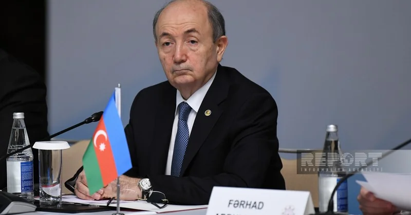 Экс министр Фикрет Мамедов награжден орденом Шараф
