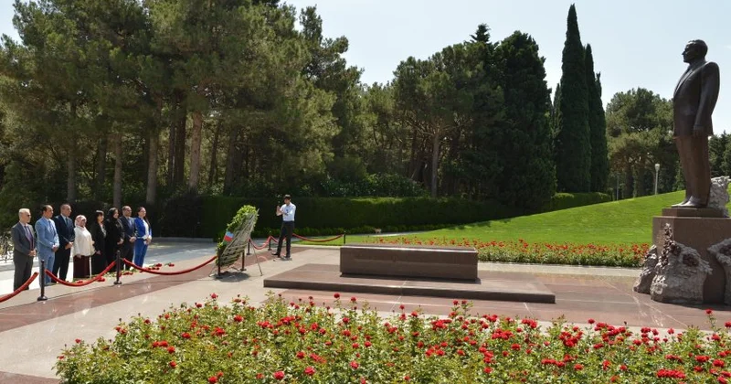 Mərakeşin parlament nümayəndə heyəti Fəxri xiyabanı və Zəfər parkını ziyarət edib