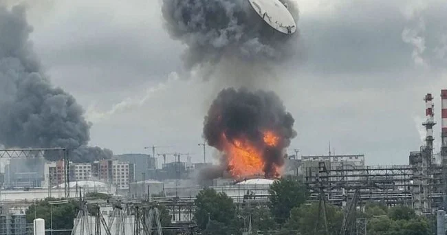 Ukrayna dronları Rusiyanın ən böyük 10 neft emalı zavodundan səkkizini sıradan çıxarıb