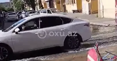 Qaraçuxurda su borusu təmirdən bir gün sonra PARTLADI VİDEO