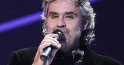 Məşhur müğənninin malikanəsi qarət edildi