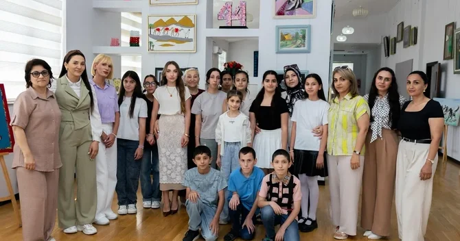 Alyona Əliyeva internat məktəbində uşaqlarla görüşdən paylaşım edib