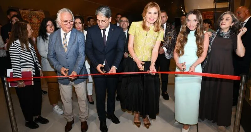 Azərbaycan Milli Xalça Muzeyində “Bir mədəniyyət xəzinəsi: Divanü lüğat it türk” sərgisi açılıb FOTO