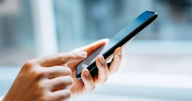 Azərbaycanda məktəblərdə telefon qadağası: Başqa hansı ölkələrdə bu qadağa var?