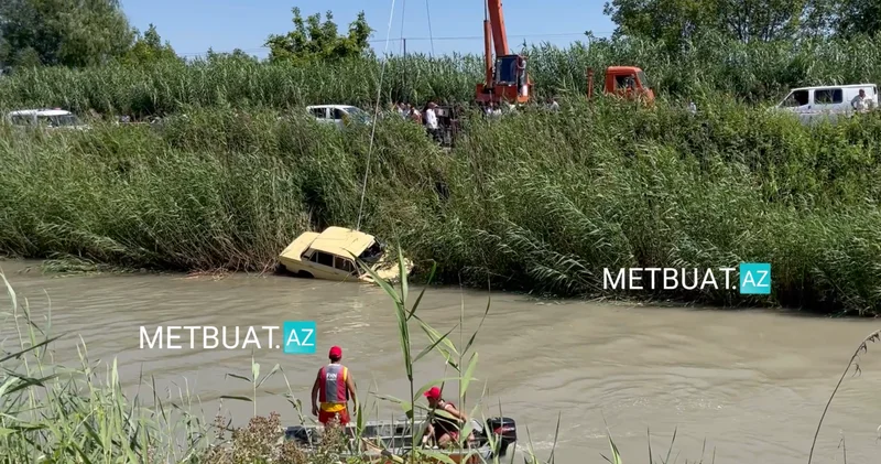 Kanala düşən maşın tapıldı, ölən var VİDEO