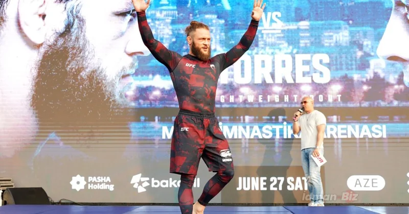 Рафаэль Физиев вошел в топ 15 нового рейтинга UFC