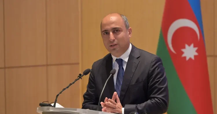 İmtahan müəllimlərimiz üçün asan olub, heç kimə xüsusi şərait yaradılmayıb” Emin Əmrullayev