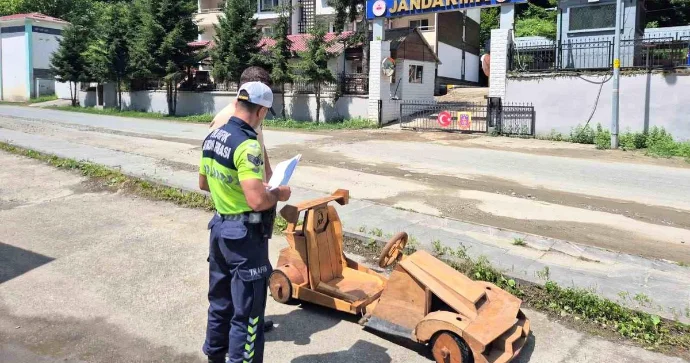 Taxtadan hazırlanan avtomobili yol polisi saxladı VİDEO