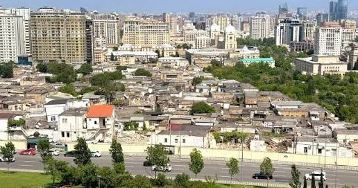 İcra Hakimiyyəti: Sökülən ev deyil, qanunsuz tikilidir