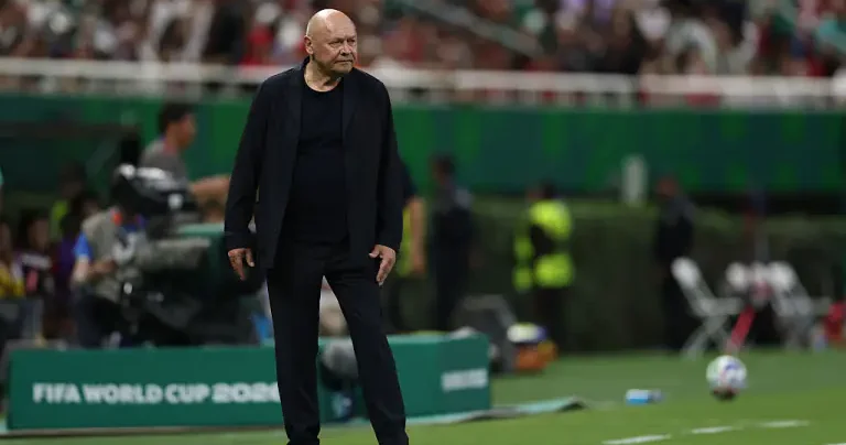 Dünya çempionatında uğursuz çıxış baş məşqçinin istefası ilə nəticələndi