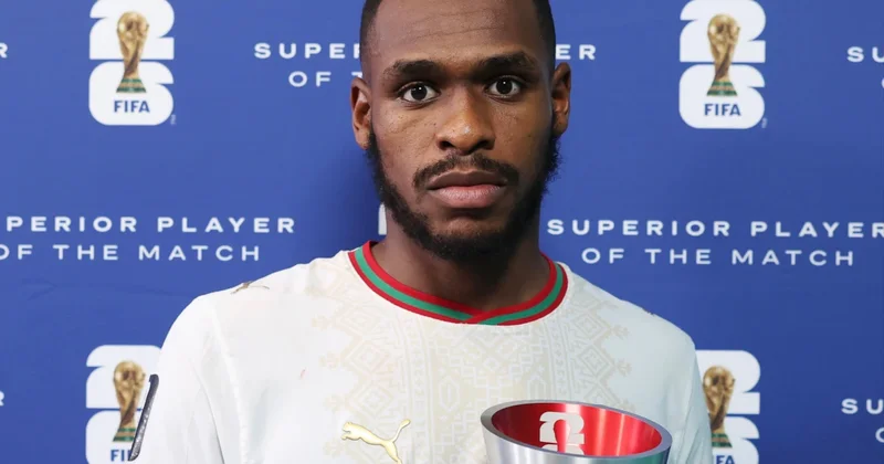 İssa Diop Əlcəzairə həyat verdi Matçın oyunçusu seçildi