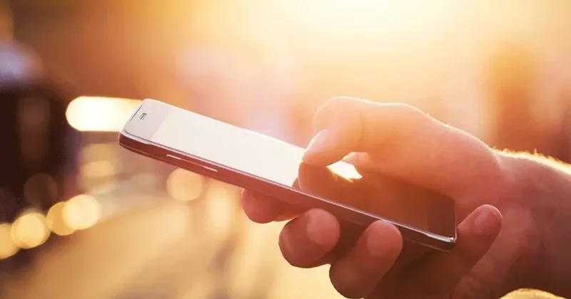 İsti hava telefonunuzu sıradan çıxara bilər: Diqqət etməli olduğunuz dörd əlamət