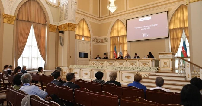 Türk tarixinə baxış və ideoloji yanaşmalar müzakirə olunub