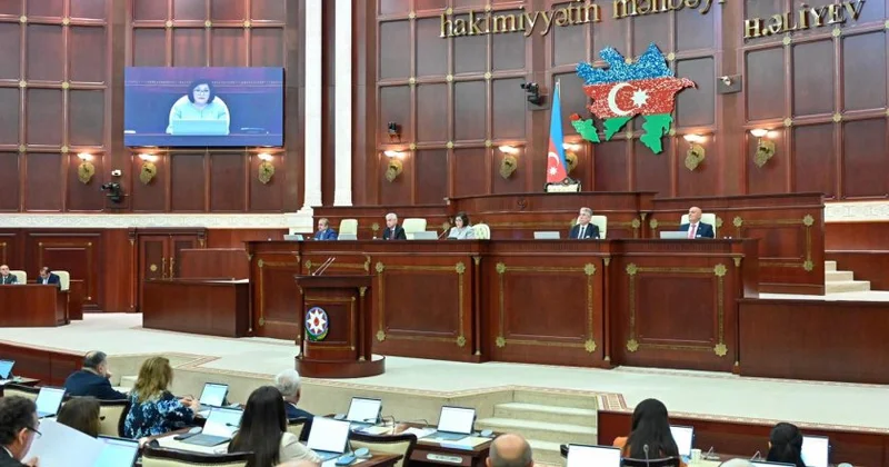 Milli Məclisin növbədənkənar sessiyasının növbəti iclası başlayıb, 14 məsələ müzakirə olunacaq
