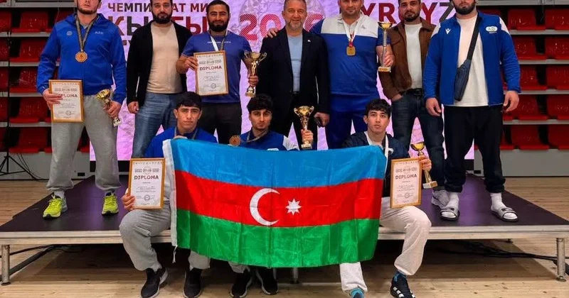 Kəmər güləşçilərimiz dünya çempionatını 29 medalla başa vurub FOTO