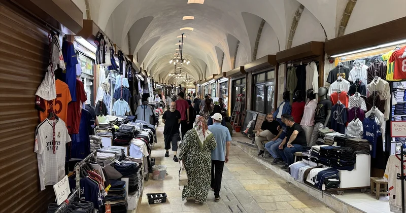 Zəlzələdə zədələnmiş tarixi bazar yenidən açılıb