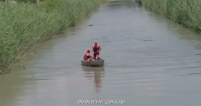 В Гёйчае в водоканал упала машина с водителем, ведутся поиски ВИДЕО ОБНОВЛЕНО