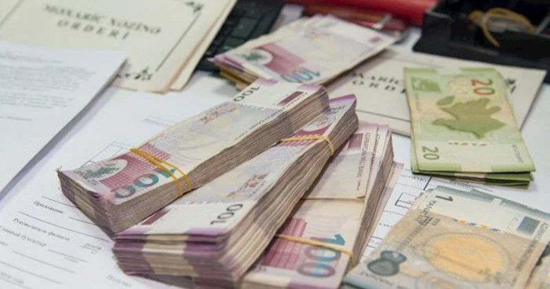 1,8 milyard manatlıq borc bağlanıb Nazir