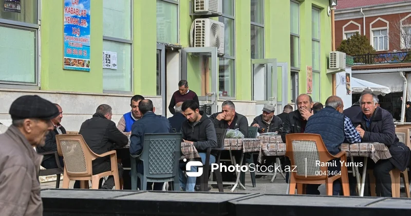 Göygöldə kafedə dava düşdü: Müştərinin başına stəkan çırpdılar
