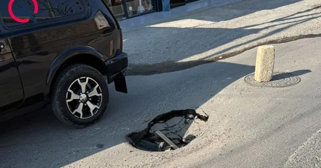 Masazırda yol çöküb Foto