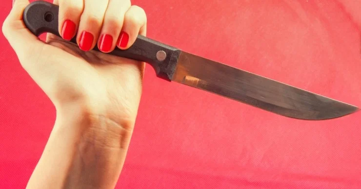 22 yaşlı gəlin qayınanasını çoxsaylı bıçaq zərbələriylə öldürdü Gecə saatlarında