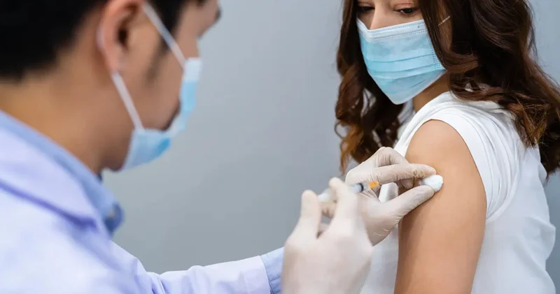 Koronavirus peyvəndlərinin dörd ildə xilas etdiyi insan sayı açıqlandı