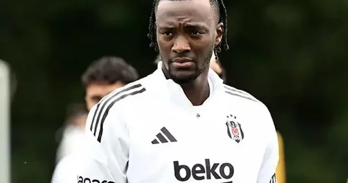 “Beşiktaş”ın yeni transferinin evinə oğrular girib