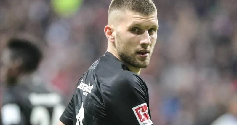 Zirə nin rəqibi ulduz futbolçu ilə anlaşdı İldə bu qədər maaş verəcək