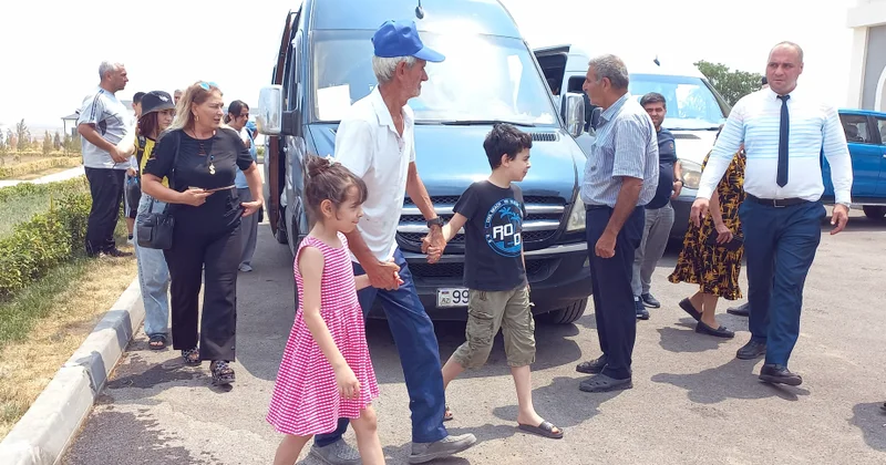 Böyük Qayıdış: Ağdamın Xıdırlı kəndinə çatan ailələrə mənzillərin açarları təqdim olunub YENİLƏNİB VİDEO