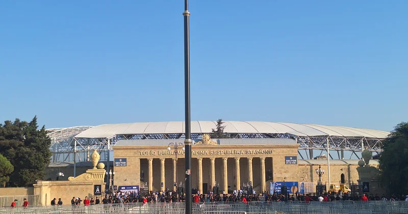 Şelburn fanatları tribunalara tələsir, bilet almağı son günə saxlayanlar var FOTO