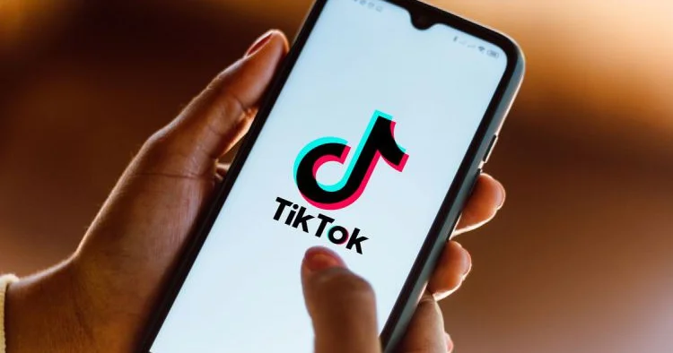 Ana Dili Günü: Dilimizin “TikTok” rəqəmsal platformasında düzgün təbliği